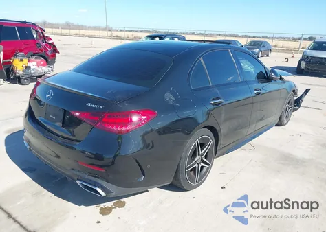 2022 Mercedes-Benz C 300 4Matic z USA, uszkodzony, nr VIN W1KAF4HB7NR067185